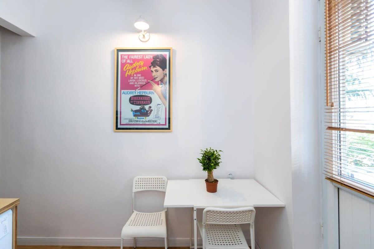 Central Vera Studio - Ideal For 3 - By Wehost Tbilisi Zewnętrze zdjęcie